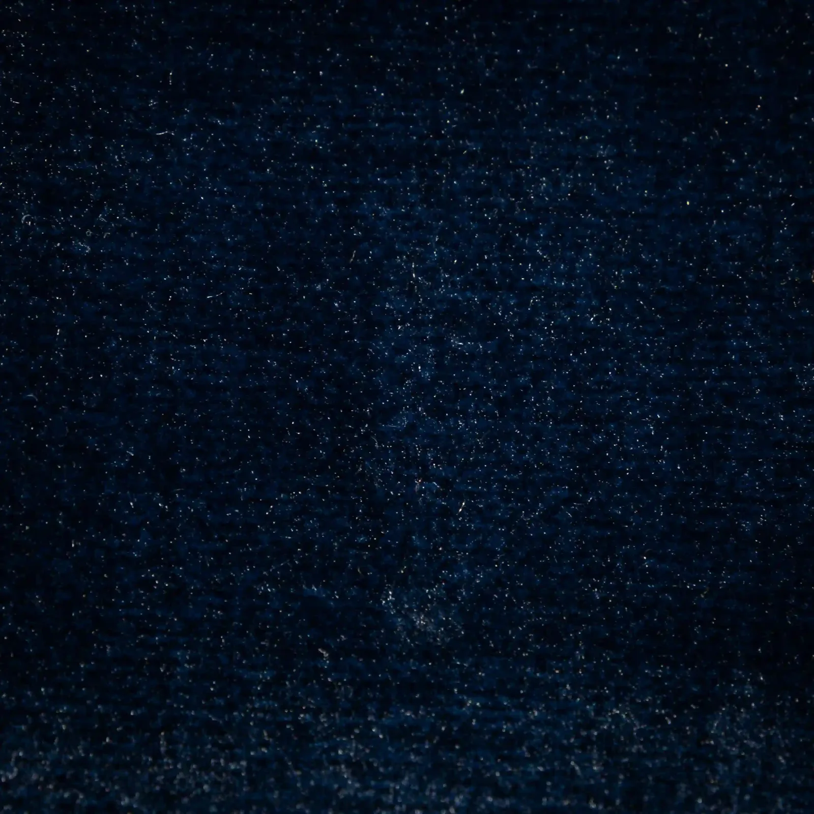 HOLD_ME_028
